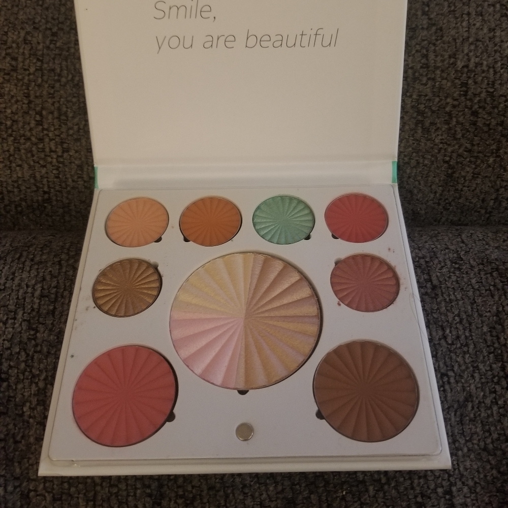 Ofra good to go palette
